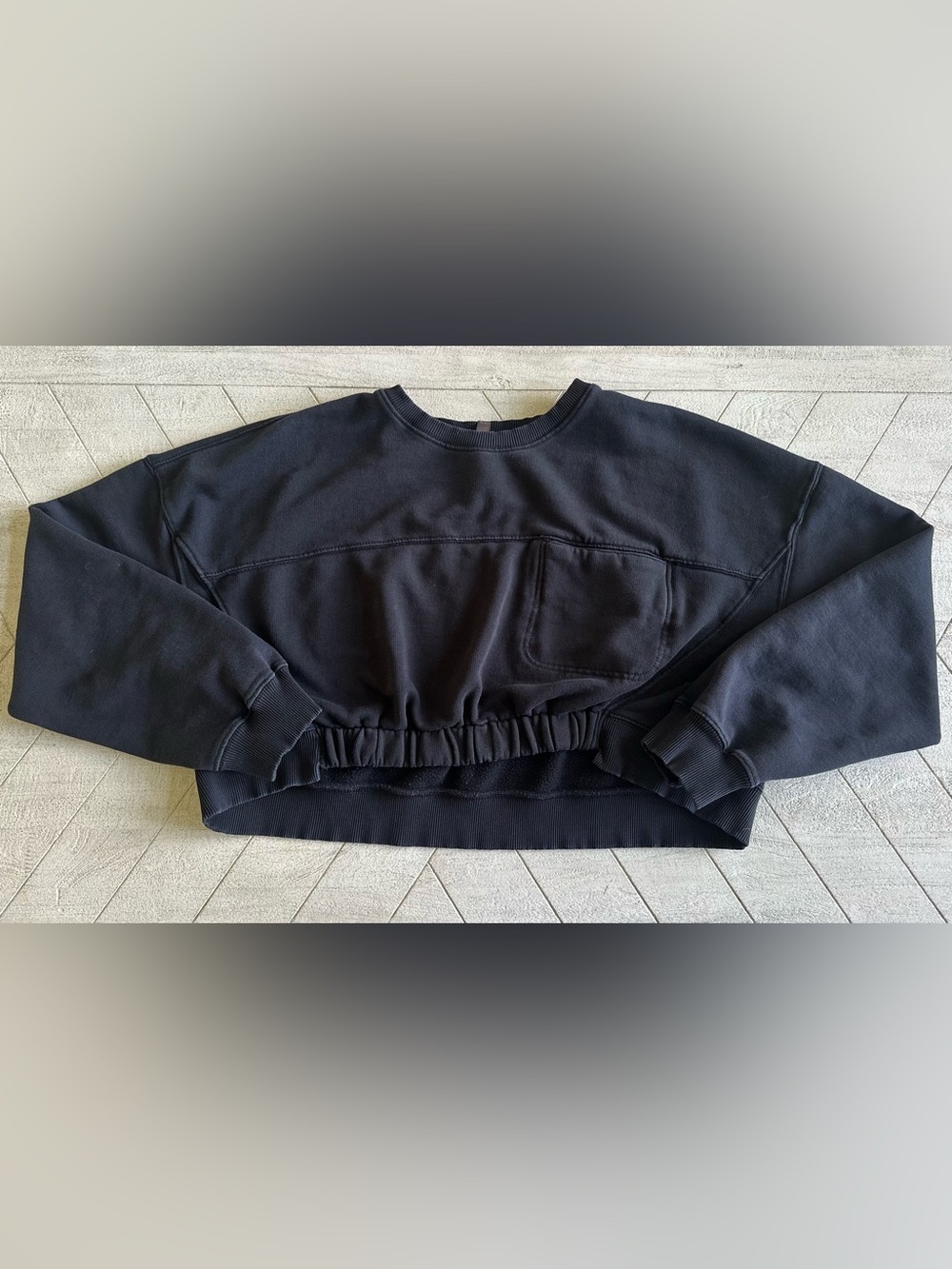 Free People Movement Black Cropped Sweatshirt Women’s Large Pullover Pocket Top